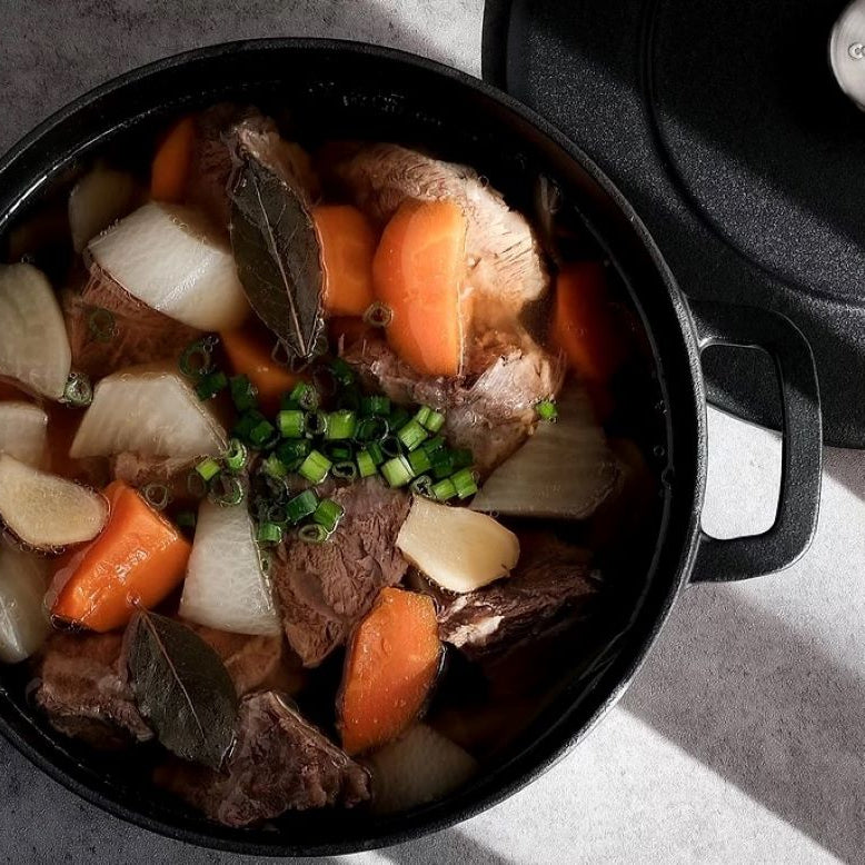 ♽ Recycled Steel 雙耳鑄鐵鍋（COMBEKK）